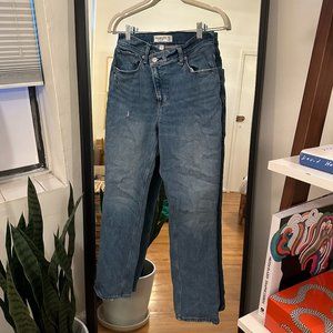 A&F Ultra High Rise 90s Straight Jean/Curve Love 27